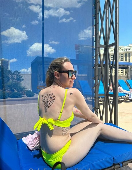 痩せたアジア人ティーン OnlyFans 無料 画像