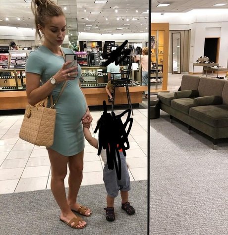 巨尻オンリーファン 裸 ギャラリー