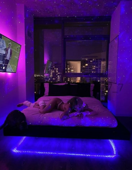 Vixenesha ポルノモデル アーカイブ