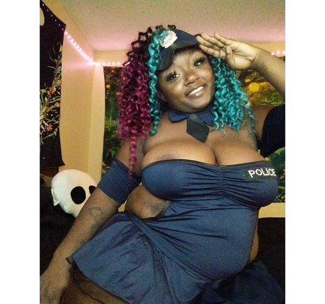 マンコを広げるオンリーファンズ 無料 写真