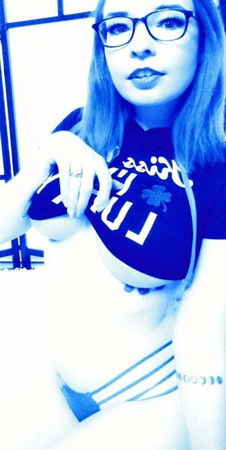 お尻オンリーファン ヌード 画像