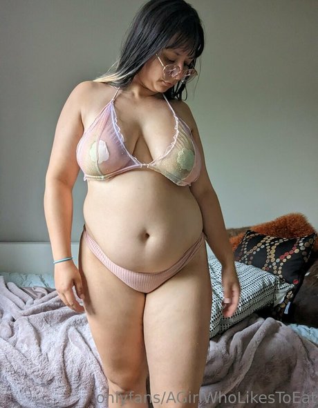 かわいい赤毛のオンリーファンズ ポルノグラフィック 画像