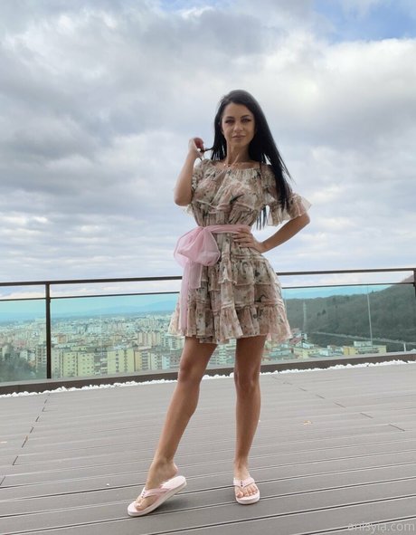 大きな黒い猫OnlyFans アートヌード 写真