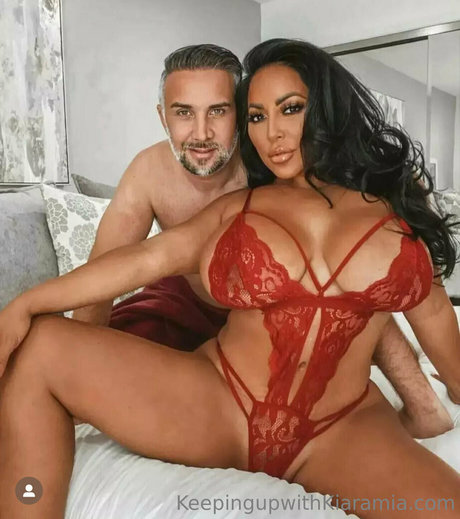 theonlykiaramia ヌードモデル 画像