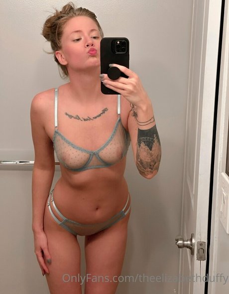 Elizabeth Duffy ホットなスター 写真