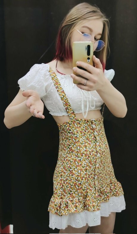 電気技師 OnlyFans ポルノグラフィック 写真