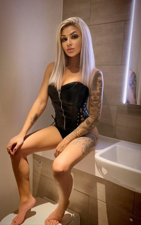 Thezombieac セクシー女優 ギャラリー