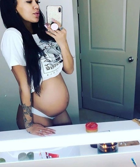 熟女クーガーオンリーファンズ えろ アーカイブ