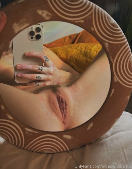 Inbedwithbambi ポルノモデル 写真