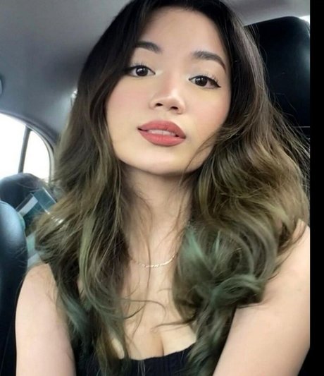 Juliana Roces ポルノスター アート 画像