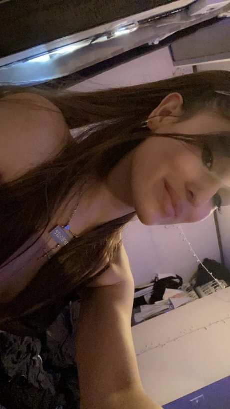 Tiffany Botello ポルノスター HD ギャラリー