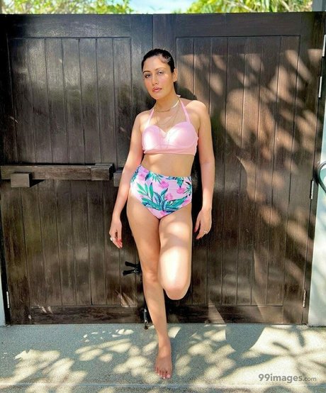 太めのブロンドオンリーファンズ ヌード 画像