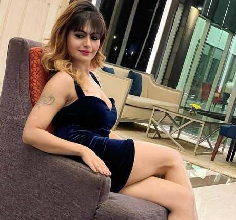 巨乳の潮吹きOnlyFans ヌード 写真