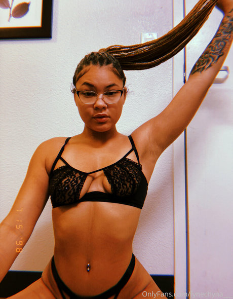 パフィーオンリーファンズ ヌード 写真