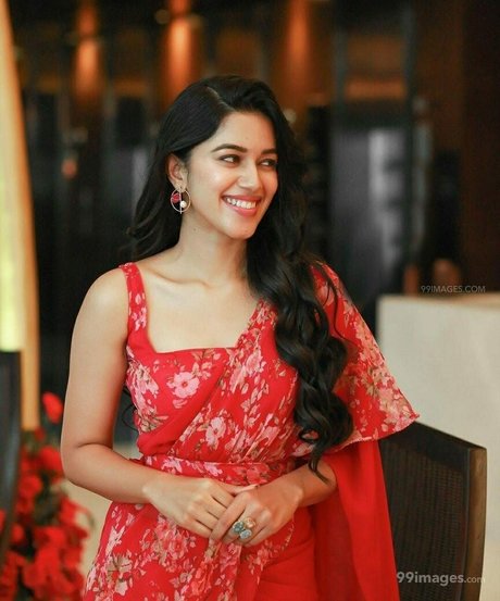 Mirnalini Ravi ヌードのポルノスター 画像