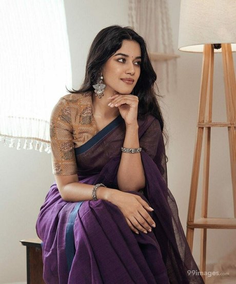 Mirnalini Ravi ポルノスター 画像