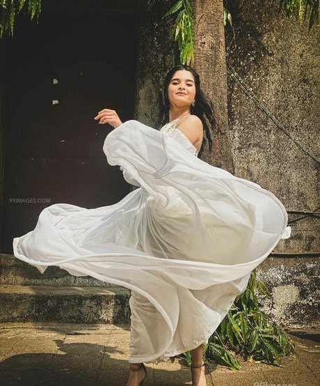 かわいいシーメールオンリーファンズ セックス 写真