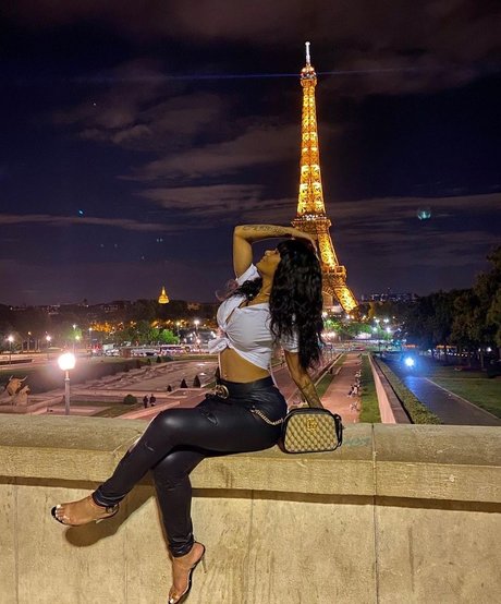 Krissttal Ruizz ポルノスター ヌード 写真