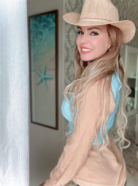 Lili Influente 可愛いモデル 写真