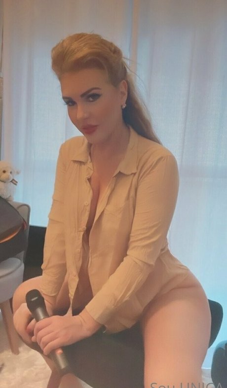 Lili Influente ホットモデル 画像