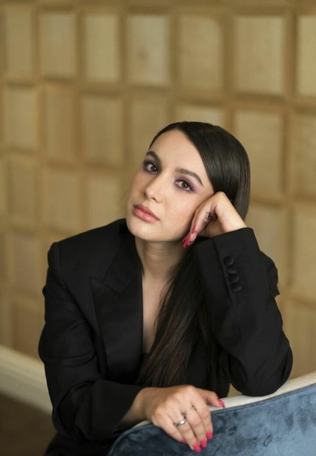 Hannah Marks 素敵なスター 写真