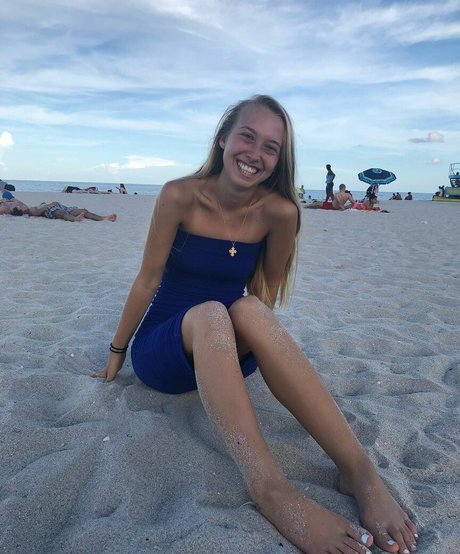 beckyythebrat ヌードスター 画像