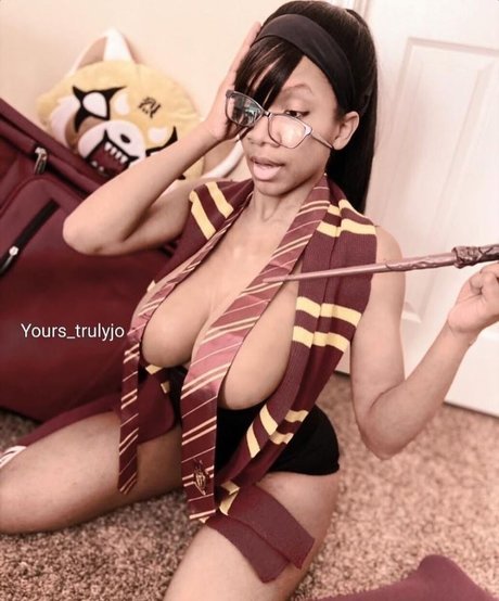 Yours trulyjo ポルノスター ヌード 画像