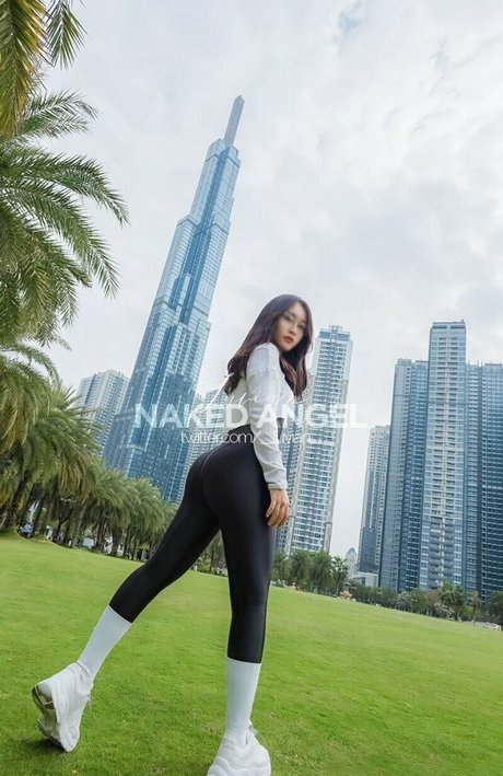 LuvianPublic ポルノスター ヌード 写真