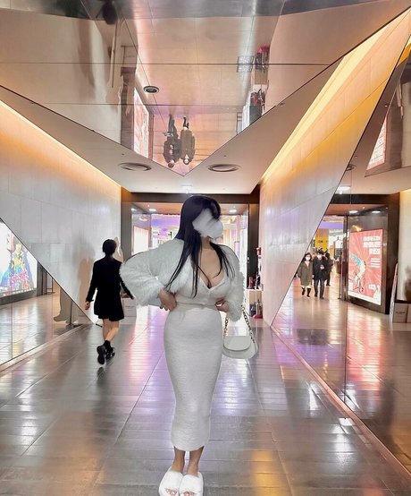 裸の熟女オンリーファンズ 無料セクシー 写真