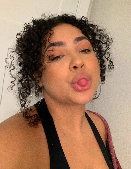 Deanelizyunes ポルノスター 高品質 写真