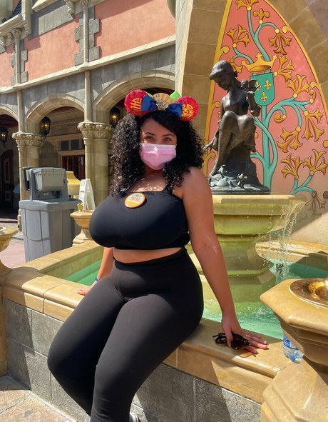 垂れ下がった熟女OnlyFans トップ 写真