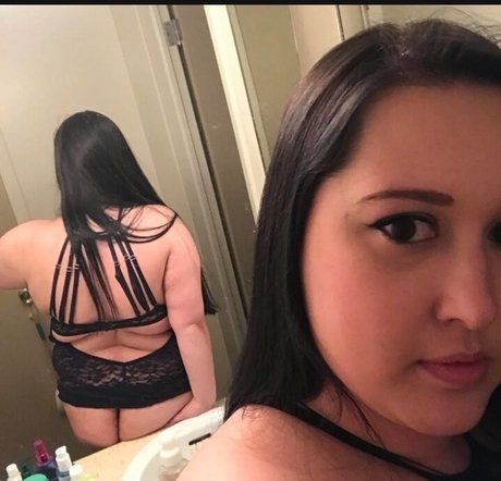 Seksichat アダルトモデル 写真