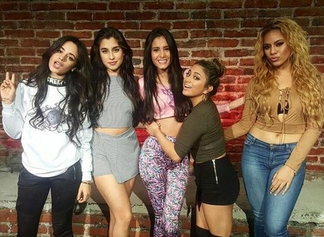 熟女の足オンリーファンズ 素敵 画像