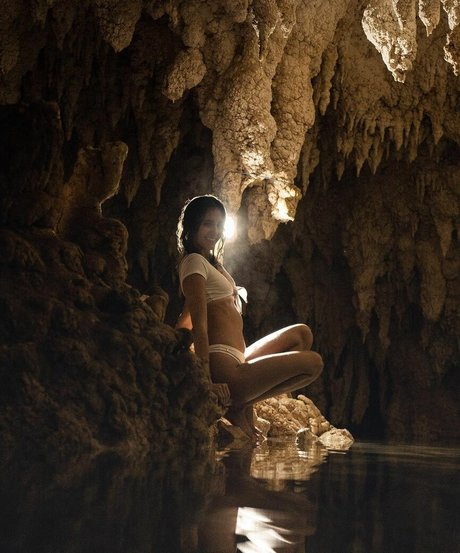 ダーティトークオンリーファンズ エロ ギャラリー