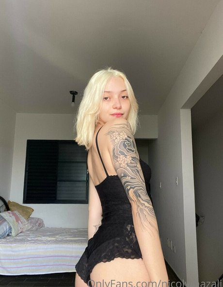 Nicoly Mazali ホットなスター ギャラリー