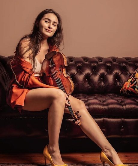 垂れ下がった熟女OnlyFans ベスト 画像