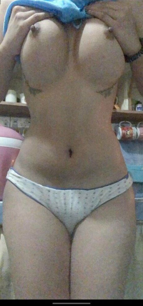 OnlyFansの普及 セクシーヌード 画像