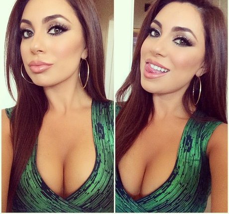 Uldouz Wallace セックスポルノスター 写真