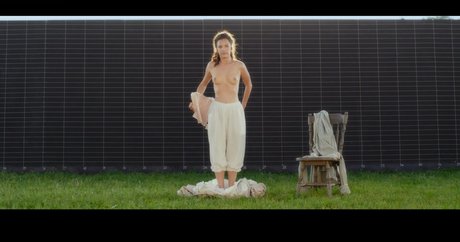 Jodi Balfour トップモデル 画像