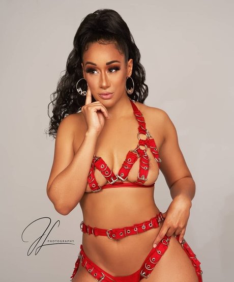 Cleo Cakes セクシーなスター 写真