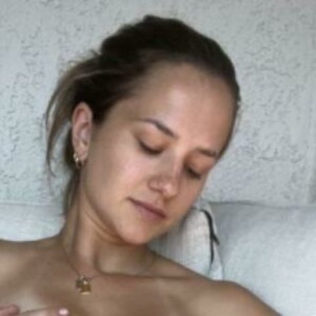 Milllyybabyy 美しいモデル 写真