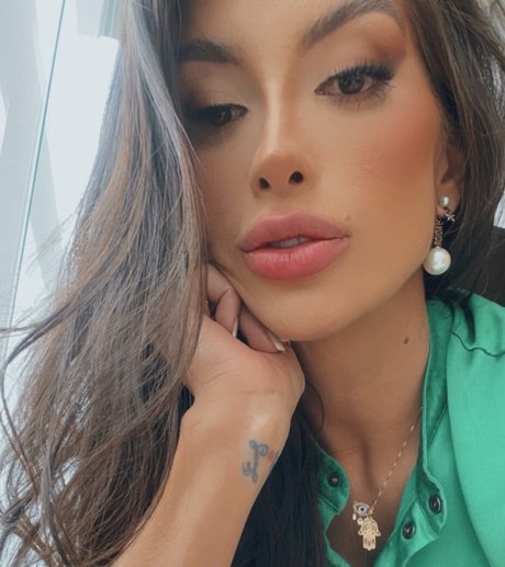 Alicia Drumolin 美しいスター 画像