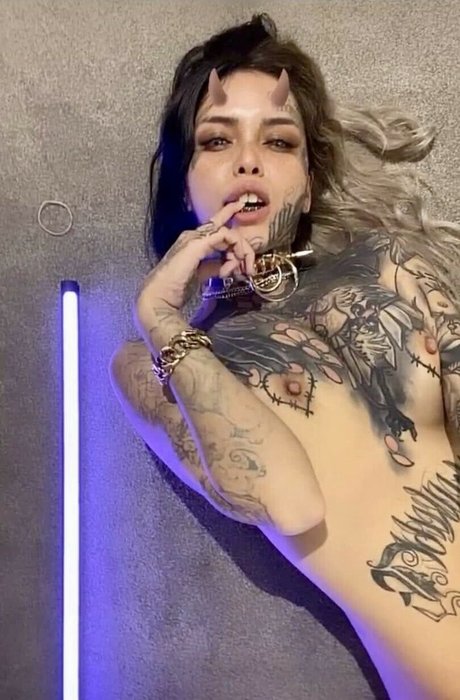 Yasvo ポルノスター 写真