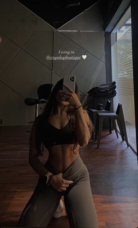 ラテン系ティーンオンリーファンズ 無料ポルノ 画像