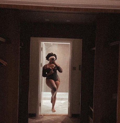 prizzkka ポルノスター ヌード 画像