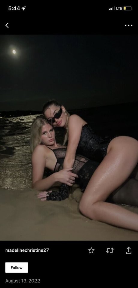 ハロウィン オンリーファン ポルノ 写真