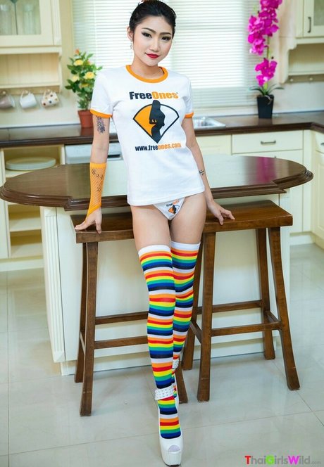 CreampieThais 素敵なスター 写真