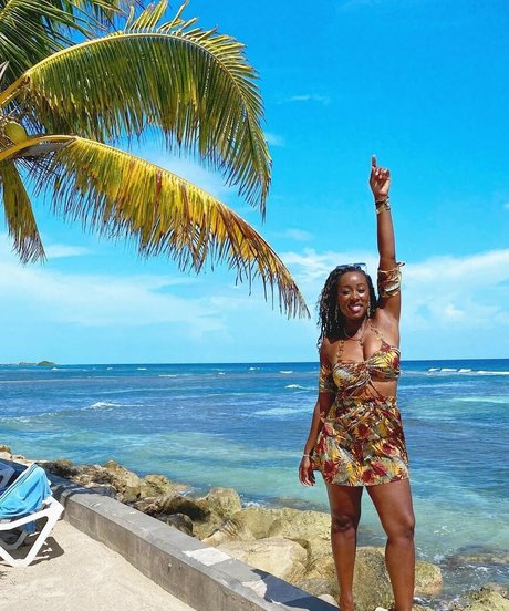 アマチュアヌードオンリーファンズ xxx 写真