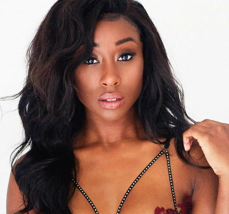 Scarlette Douglas HDモデル 写真