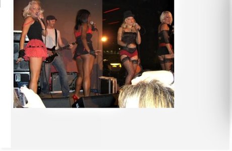 ヌード 屋外 OnlyFans 美しいヌード 写真